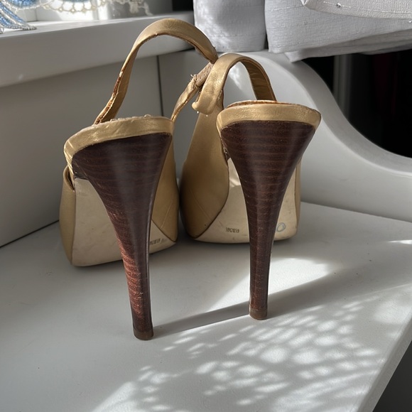 4.5” sling back peep toe gold/tan heels - Picture 3 of 6
